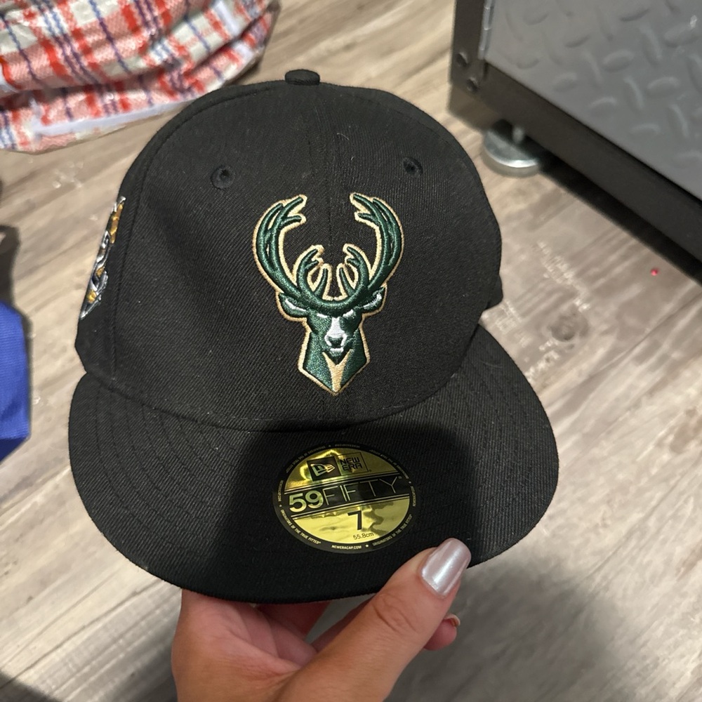 Milwaukee Bucks size 7 fitted brim
